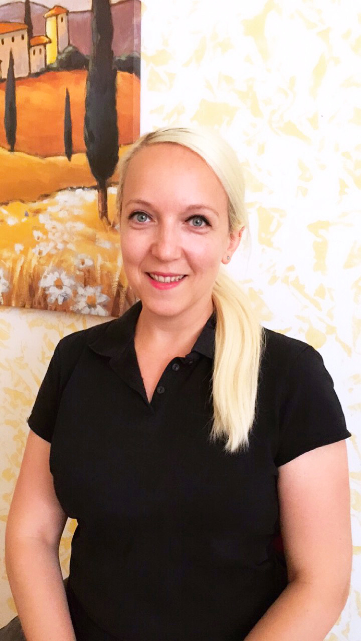 Zahnärztin Aylin Skaletz in ihrer Praxis in Hofheim-Lorsbach